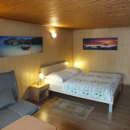 Zachar * Bešeňová